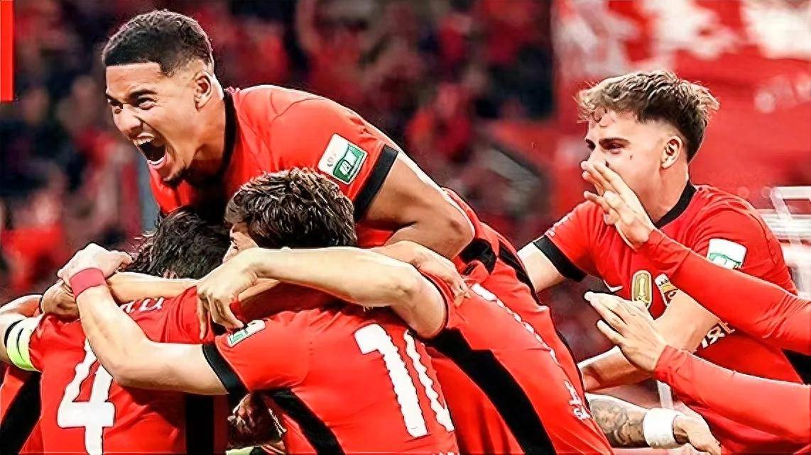 关于集结日突围战来临，上海海港围绕欧超杯回应争议，媒体盛赞，资深球员宣示担当的信息